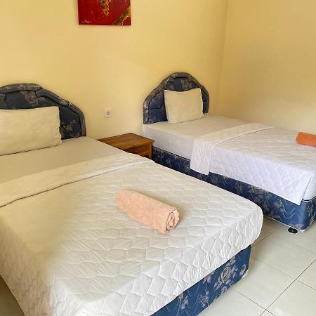 Twins Homestay Canggu Exteriör bild