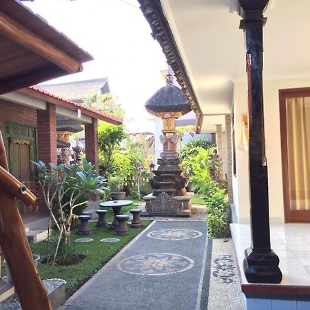 Twins Homestay Canggu Exteriör bild