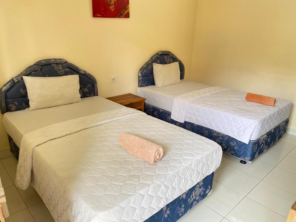 Twins Homestay Canggu Exteriör bild