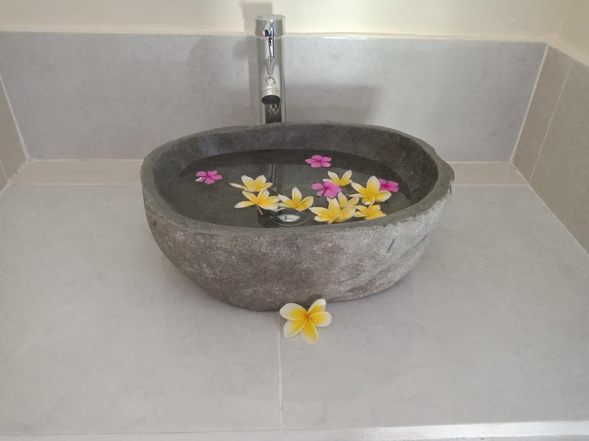 Twins Homestay Canggu Exteriör bild